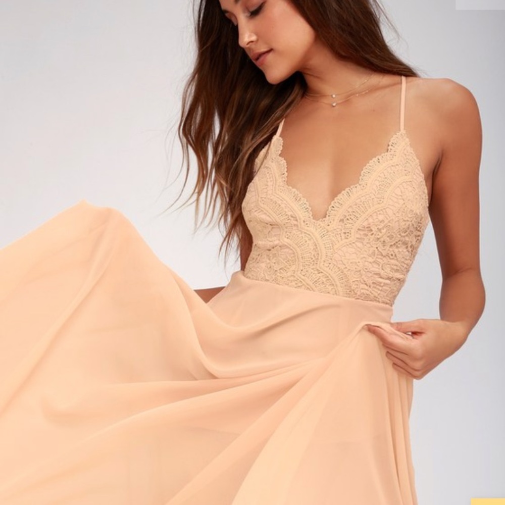 Lulu’s Madalyn Blush lace maxi dress